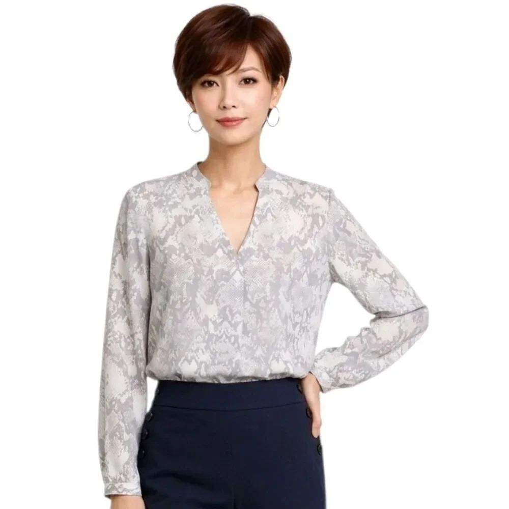 Jennifer Lopez Gray Snakeskin Print Notched V-neck Long Sleeve Blouse Size M